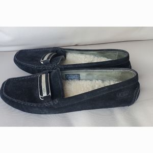 UGG #5937 Black Woman's Moccasin Slippers/ Loafer Size 7